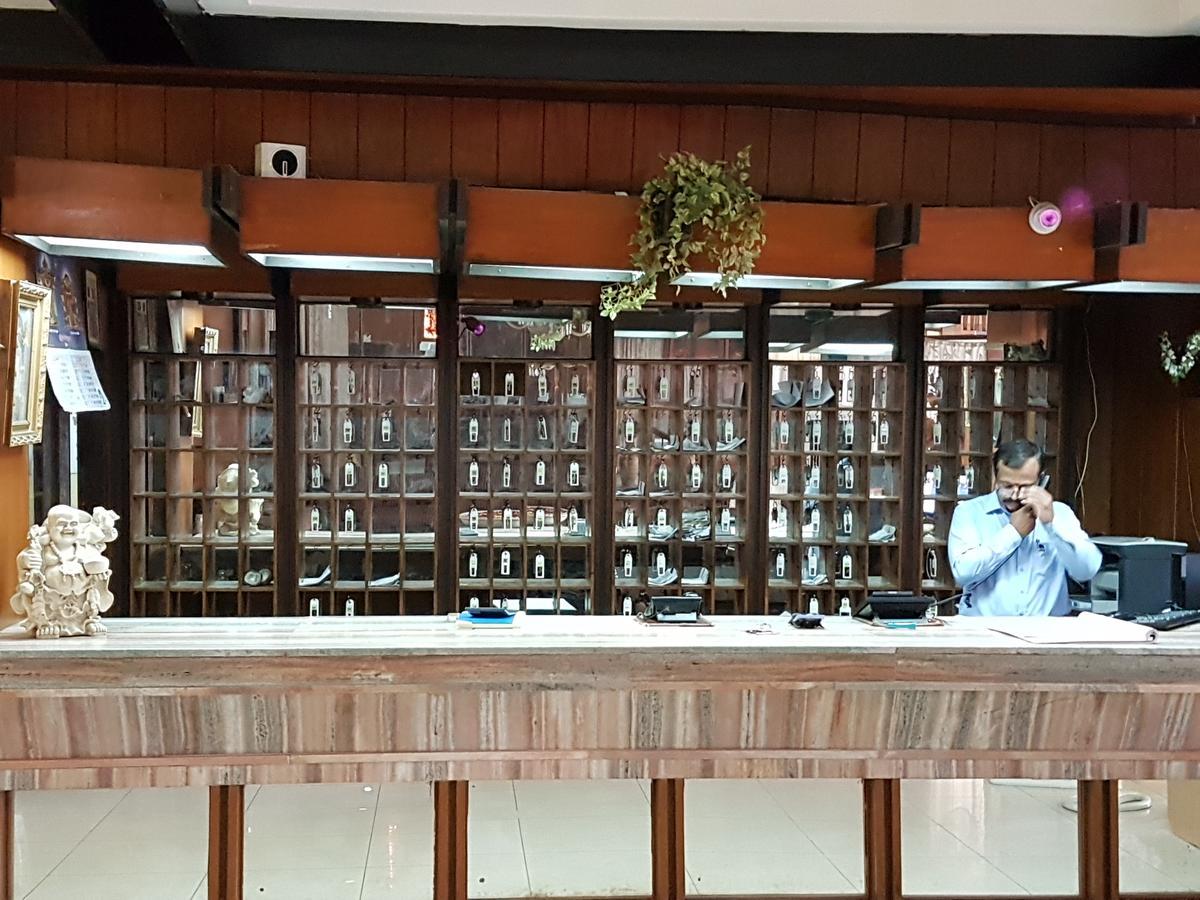 Hotel Siddhartha Haiderabad Buitenkant foto