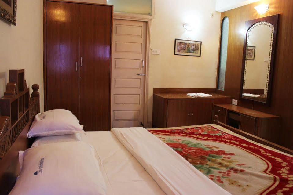 Hotel Siddhartha Haiderabad Buitenkant foto