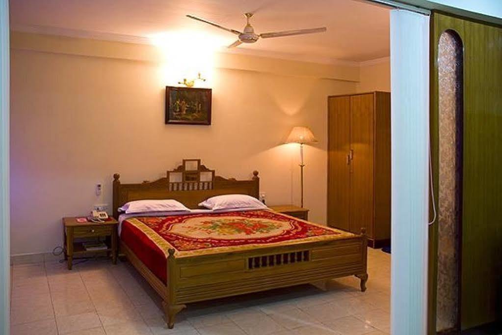 Hotel Siddhartha Haiderabad Buitenkant foto