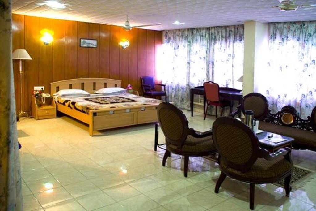 Hotel Siddhartha Haiderabad Buitenkant foto